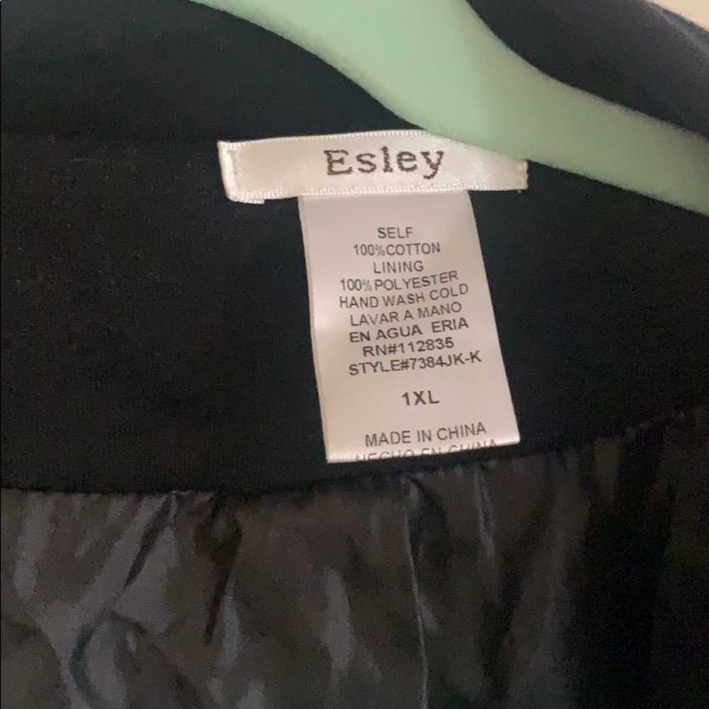 Vest - Picture 2 of 3